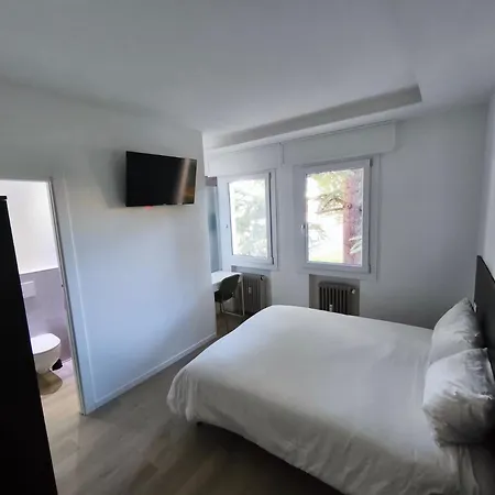 Pensión Grace House 3*